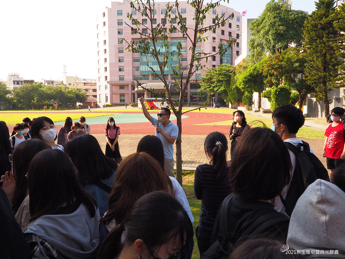 【2021新生植树暨时光胶囊】图片