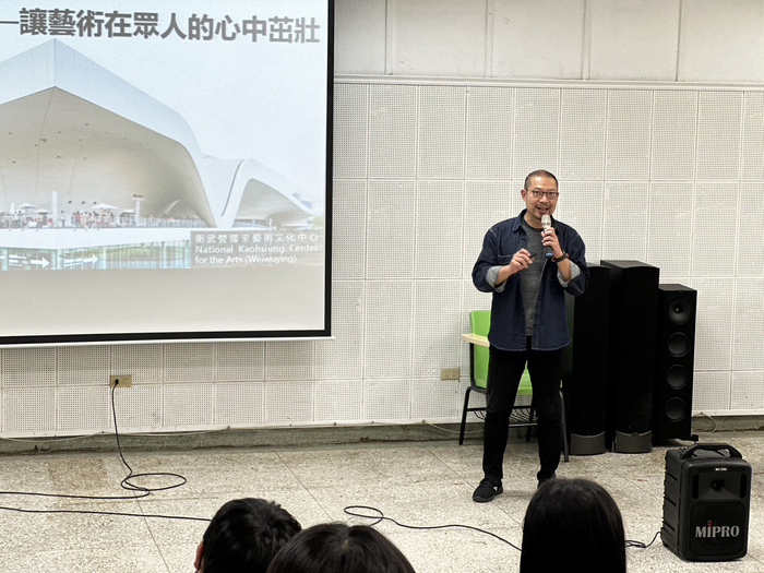 【让艺术在众人的心中茁壮】图片