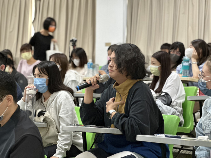 【让艺术在众人的心中茁壮】图片