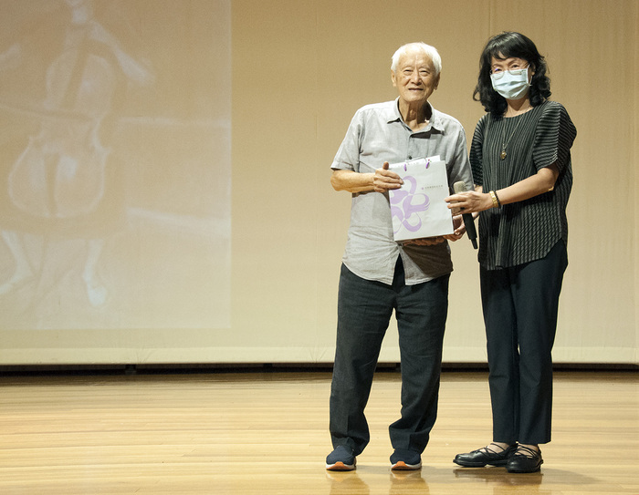 【110学年度第1学期艺术学院院集会─我在音乐会画的素描】图片