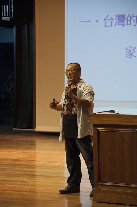 【109學年度第1學期藝術學院院集會─古代彩妝史密斯講座】圖片
